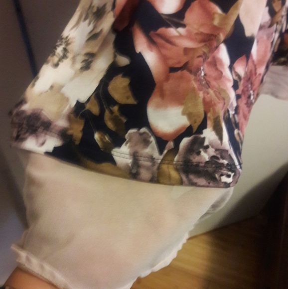 Flower blouse - Picture 3 of 3